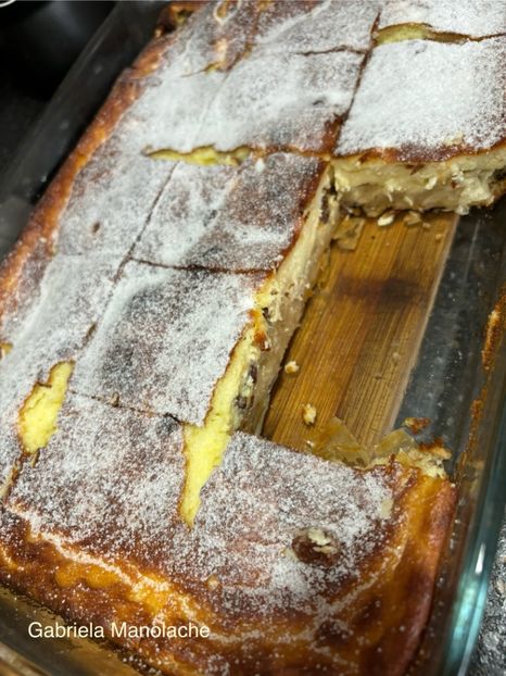  - Plăcintă cu iaurt și stafide