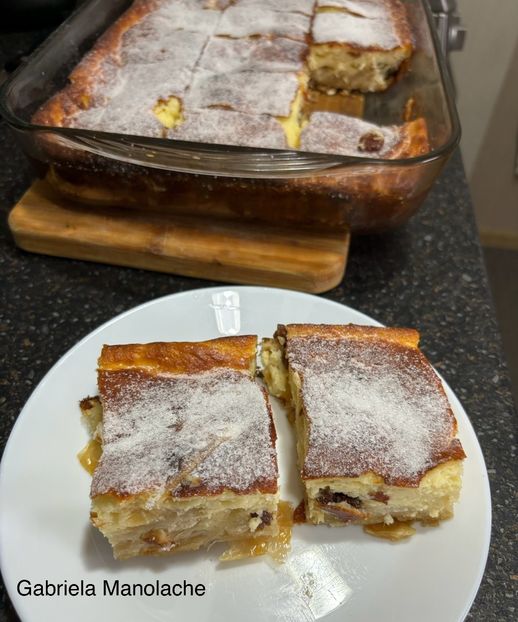  - Plăcintă cu iaurt și stafide