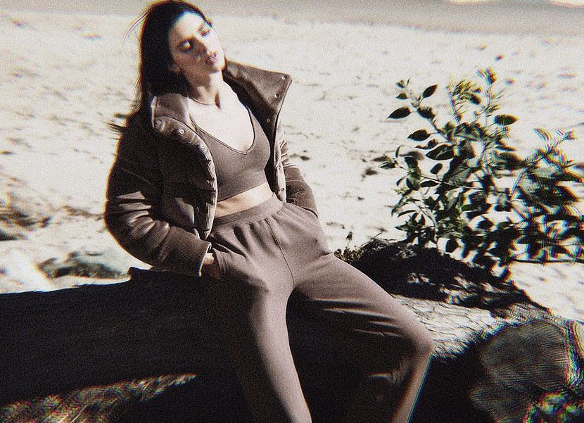 ༆15Aug،24=͟͟͞♡　　·◊· E̮x̮t̮r̮a̮: ᖽᐸendall ‹AloYoga, Outerwear Campaign, 2021. - flowers of fire blossom in me