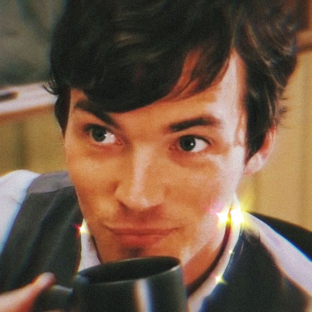 • QueenCyrusx got Ezra Fitz. - when i see you on those streets