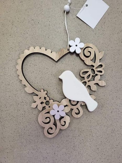  - Decoratiune din lemn si ceramica