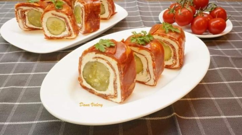  - Rulada aperitiv cu salam si branza