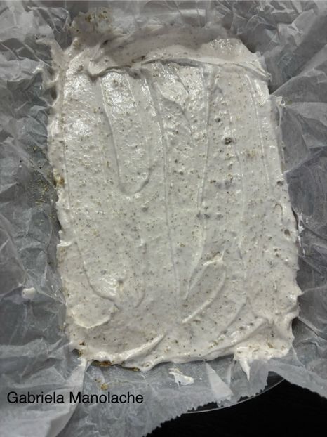  - Prăjitură cu smochine și bezea