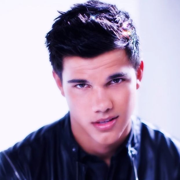 • xTheOriginalsTO is a Sagittarius and she is compatible with Aquarius. - when i see you on those streets