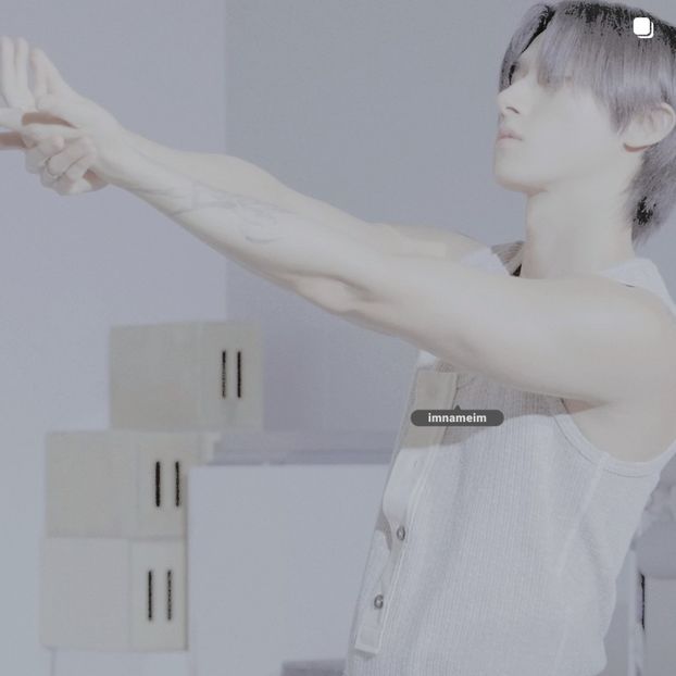 20.08.⠀⠀⠀ ✦ ꯭໋ 熱 t̟e̟n̟d̟e̟r̟♡uoᴉʇɔǝɟɟɐ. ̵ׄ ❵ - Mirrored Blind Playin