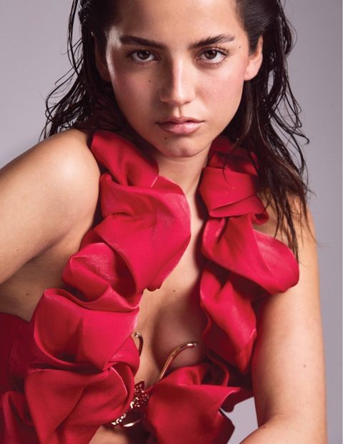 6620b2ffe1cc00b7d600bc37_191_FLAUNT_MAGAZINE_FRESH_CUTS_ISABELA_MERCED.COM6 - Alege o bruneta Disney Nickelodeon