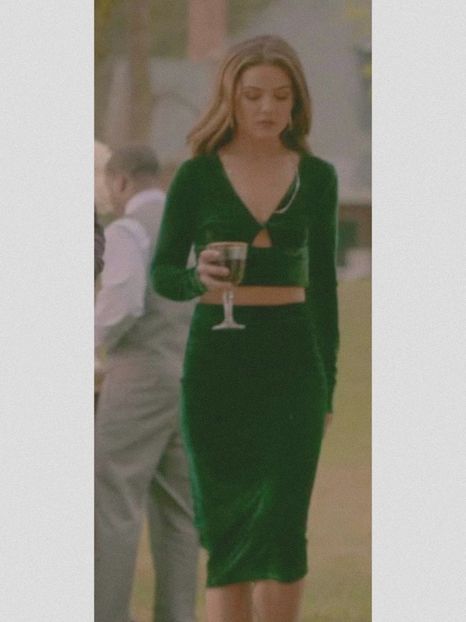 • Davina Claire [media: 7,93] for @crawlingback2me. - when i see you on those streets