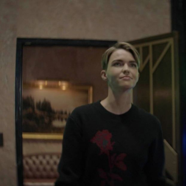 × timp ce dau geaca jos de pe mine si o las frumos pe masuta langa rucsac. - Eps 01 l Io e te come nelle favole