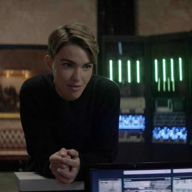 × devine la randul ei mult mai joasa ca si nivel fara vro expresie anume - Eps 01 l Io e te come nelle favole