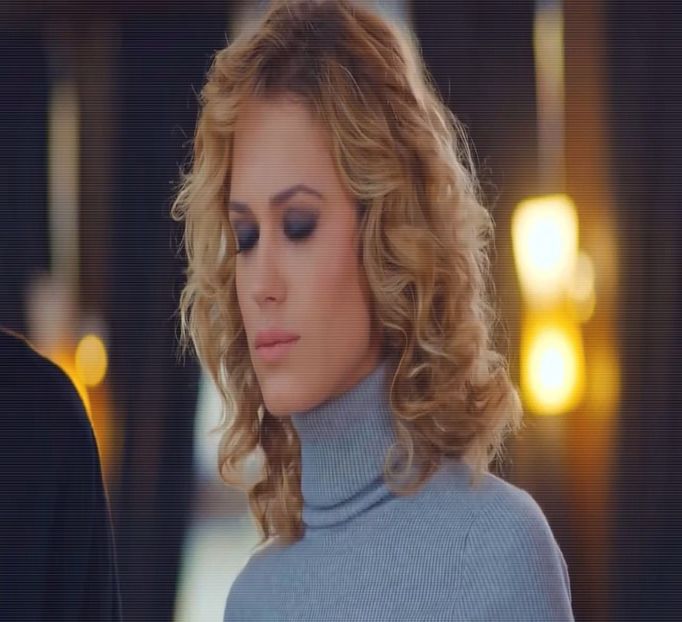 — ❝Eu mă voi retrage acum, o noapte frumoasă și.. ședere plăcută pe aici.❞ Duc paharul - Eps 01 l Io e te come nelle favole