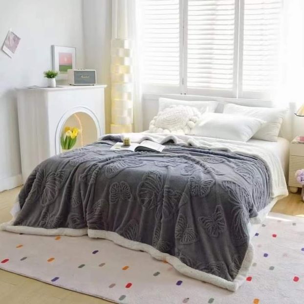  - Paturi cocolino cu dos plusat pentru pat dublu model cu fluturi gofrati