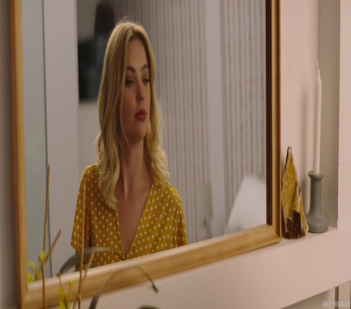 ”undeva la munte, if you are into that.” Conversația ne este întreruptă de o voce extrem de - Eps 01 l Io e te come nelle favole