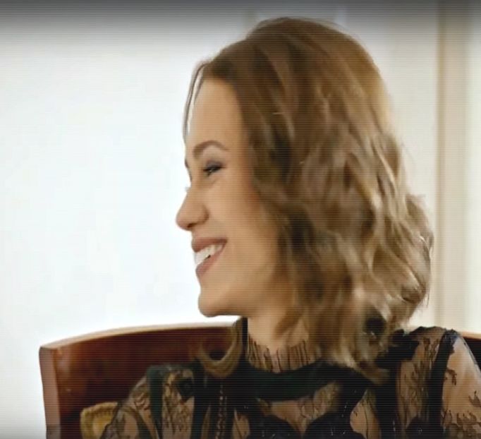 — afară, căci n-aș fi vrut să vorbesc singură. ❝Singura lumină de care ai nevoie e aceea - Eps 01 l Io e te come nelle favole