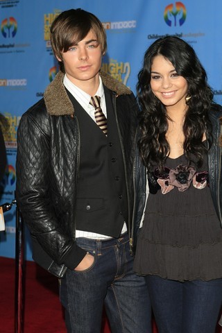 VanessaHudgensZacEfronHSM2DVDPremiereA - zac efron si vanessa hungens