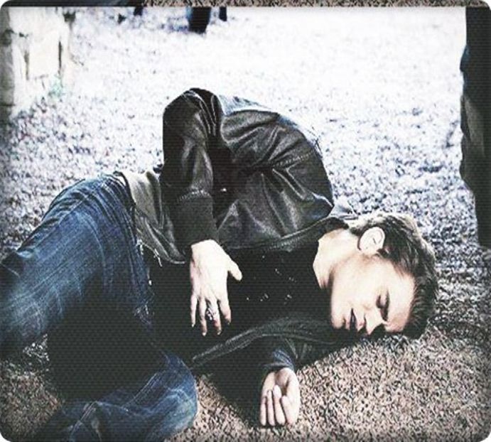 *intra topaind cu sacosile, aluneca in apa care a cazut mai devreme din galeata* Aaaaaa ajutooooor - episodul 84