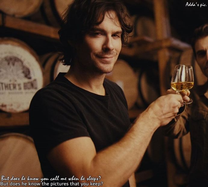 Ce bun e vinul asta, nasule. Pai e bine, dar sa chemi si 1-2 interpreti de muzica populara..de la mn - episodul 85