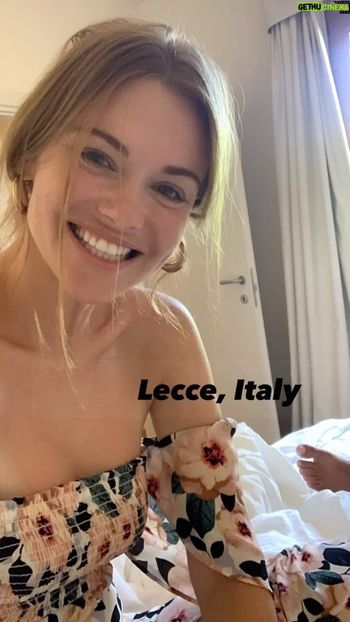 *rade si o imbratiseaza pe Amy* - episodul 85