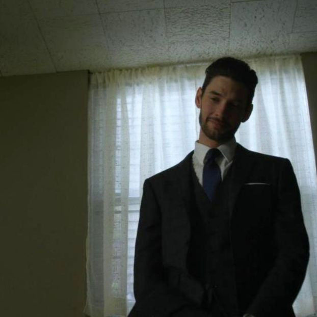 •┇—ⴵ—┇• Fug din camera ei pe scari in living cu telefonul in mana deja scriu un citat - Eps 01 l Io e te come nelle favole