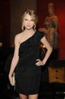 imagesCAFZNWV5 - tAyLoR SwIfT