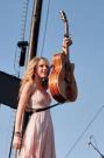 imagesCAHZB7BW - tAyLoR SwIfT