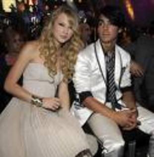 imagesCANZF05C - tAyLoR SwIfT