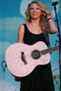 imagesCAOKKLH3 - tAyLoR SwIfT