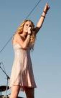 imagesCAPHK808 - tAyLoR SwIfT