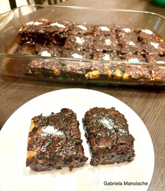  - Prăjitură cu mere și sos de ciocolata