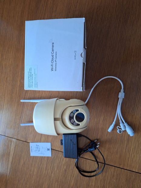 2ba4b99c-3172-4bd5-aa50-bb8b071b5957 - camera