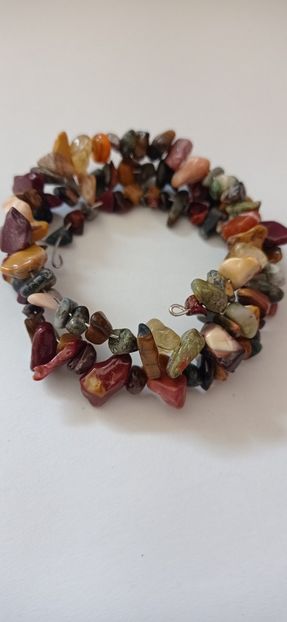  - Brățări pe sarma cu memorie