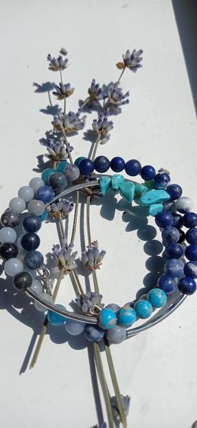  - Brățări pe sarma cu memorie