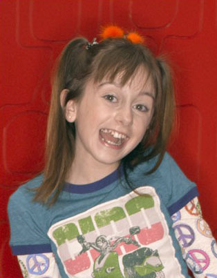 u (4) - allisyn ashley arm