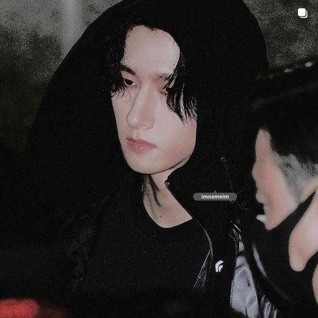 04.10.⠀⠀⠀ ✦ ꯭໋ 熱 t̟e̟n̟d̟e̟r̟♡uoᴉʇɔǝɟɟɐ. ̵ׄ ❵ - Mirrored Blind Playin