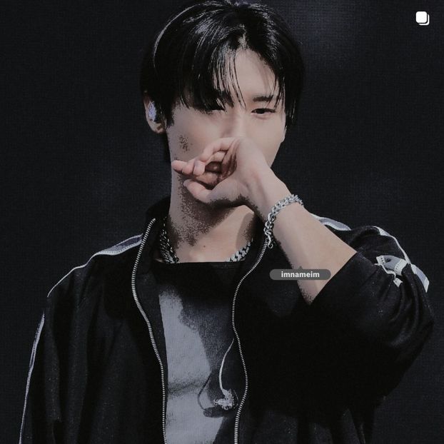 20.10.⠀⠀⠀ ✦ ꯭໋ 熱 t̟e̟n̟d̟e̟r̟♡uoᴉʇɔǝɟɟɐ. ̵ׄ ❵ - Mirrored Blind Playin