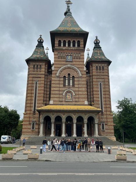 Imagine WhatsApp 2024-04-22 la 12.48.25_613d4468 - 2024 Timisoara 22 aprilie