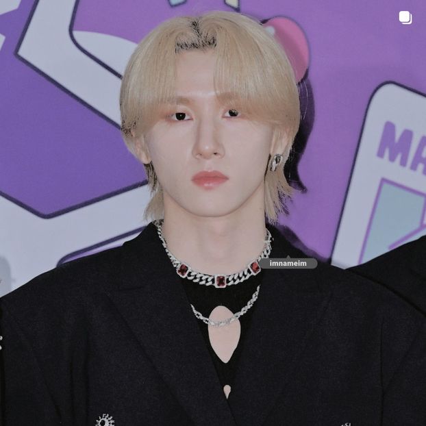 22.10.⠀⠀⠀ ✦ ꯭໋ 熱 t̟e̟n̟d̟e̟r̟♡uoᴉʇɔǝɟɟɐ. ̵ׄ ❵ - Mirrored Blind Playin