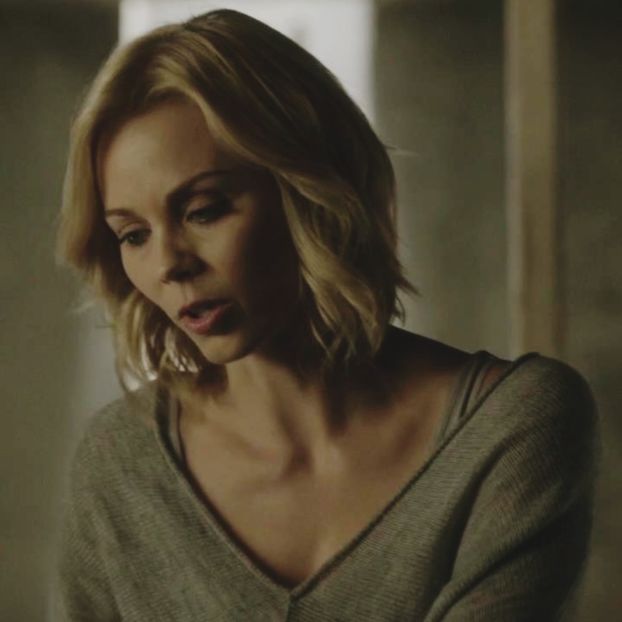 ▬ Isi tarase corpul din patul moale unde si-ar fi dorit sa isi petreaca toata ziua ca sa il - ep 01 - How can such an innocent woman have _ ?