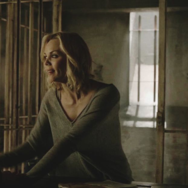 ▬ ❝Aici ai dreptate, ai scapat de anumite obiecte ce ar fi venit spre tine ca un - ep 01 - How can such an innocent woman have _ ?