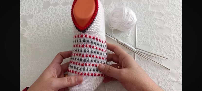 Screenshot_20241011_063743_YouTube - Modele de botosi tricotati