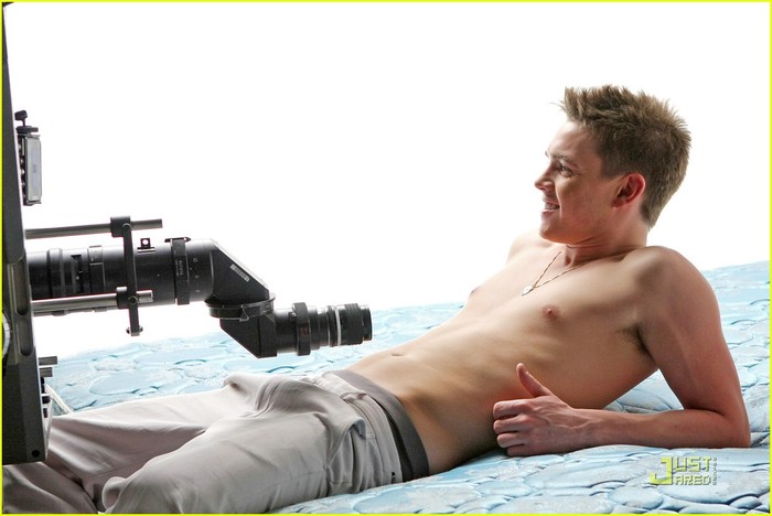 jesse-mccartney-shirtless-06