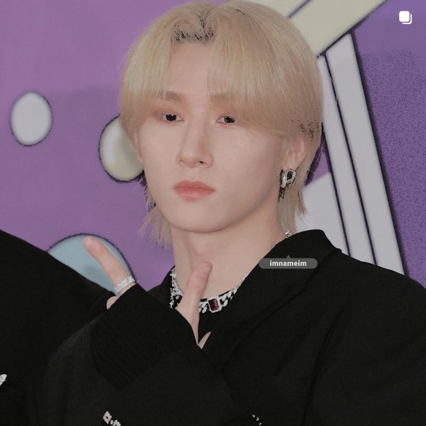 24.10.⠀⠀⠀ ✦ ꯭໋ 熱 t̟e̟n̟d̟e̟r̟♡uoᴉʇɔǝɟɟɐ. ̵ׄ ❵ - Mirrored Blind Playin