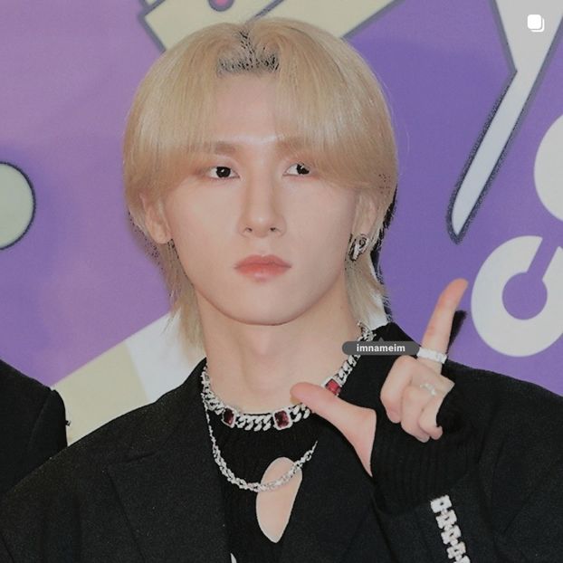 26.10.⠀⠀⠀ ✦ ꯭໋ 熱 t̟e̟n̟d̟e̟r̟♡uoᴉʇɔǝɟɟɐ. ̵ׄ ❵ - Mirrored Blind Playin