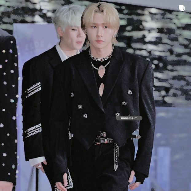 30.10.⠀⠀⠀ ✦ ꯭໋ 熱 t̟e̟n̟d̟e̟r̟♡uoᴉʇɔǝɟɟɐ. ̵ׄ ❵ - Mirrored Blind Playin