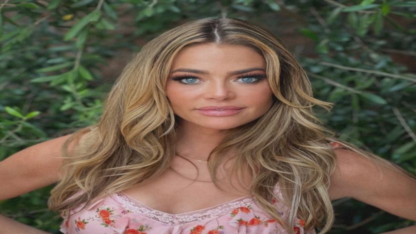 　　 ᴅᴇɴɪsᴇ ʀɪᴄʜᴀʀᴅs, ѕнє ∂єѕєяνє∂ вєттєя | ˢᵉᵃˢᵒⁿˢ 9-10 - just raise your glasses high - this one is for you tonight