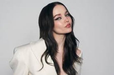 descărcare - 2024-11-02T195119.469 - Alege din coafurile lui Dove Cameron