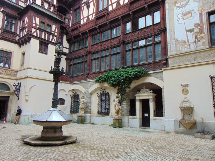  - CASTELUL PELES