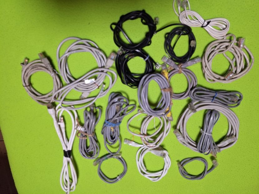  - Cablu con internet