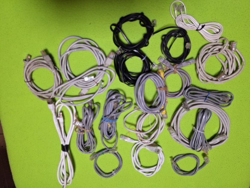  - Cablu con internet