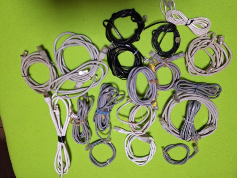 20241001_140136(0) - Cablu con internet