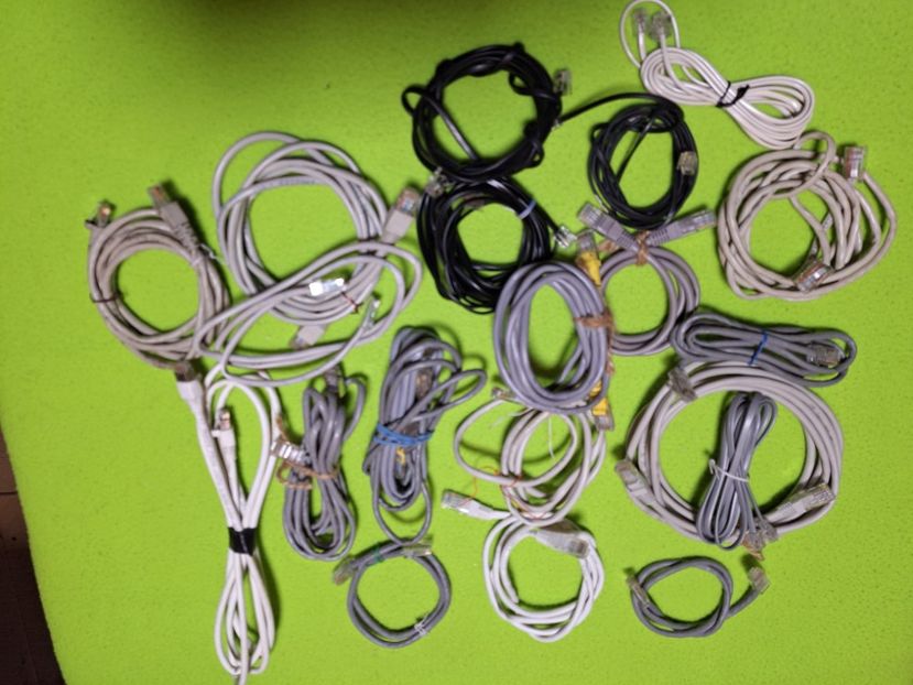  - Cablu con internet